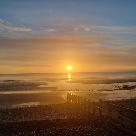 Impeccable Beachfront 2-Bed Cottage In St Bees Dış mekan fotoğraf