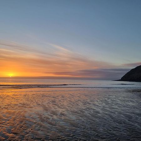 Impeccable Beachfront 2-Bed Cottage In St Bees Dış mekan fotoğraf