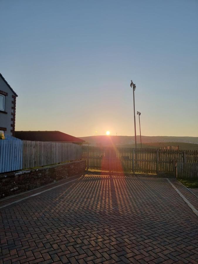 Impeccable Beachfront 2-Bed Cottage In St Bees Dış mekan fotoğraf