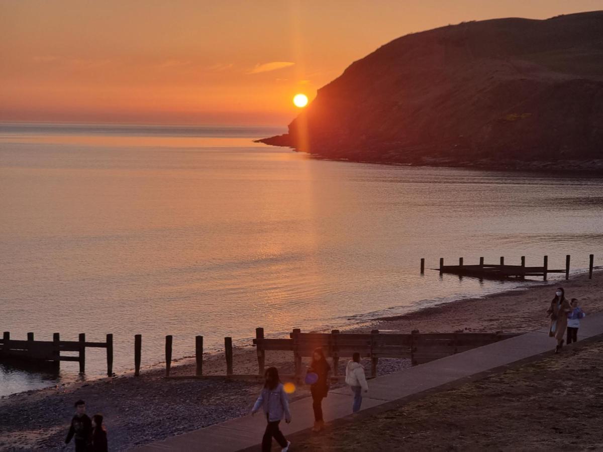 Impeccable Beachfront 2-Bed Cottage In St Bees Dış mekan fotoğraf